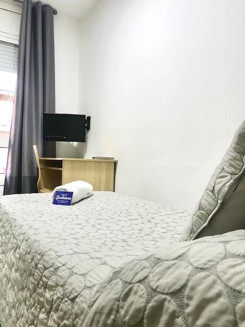 Hostal Badalona Luaran gambar