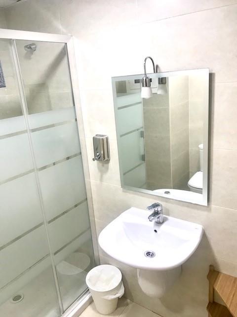 Hostal Badalona Luaran gambar