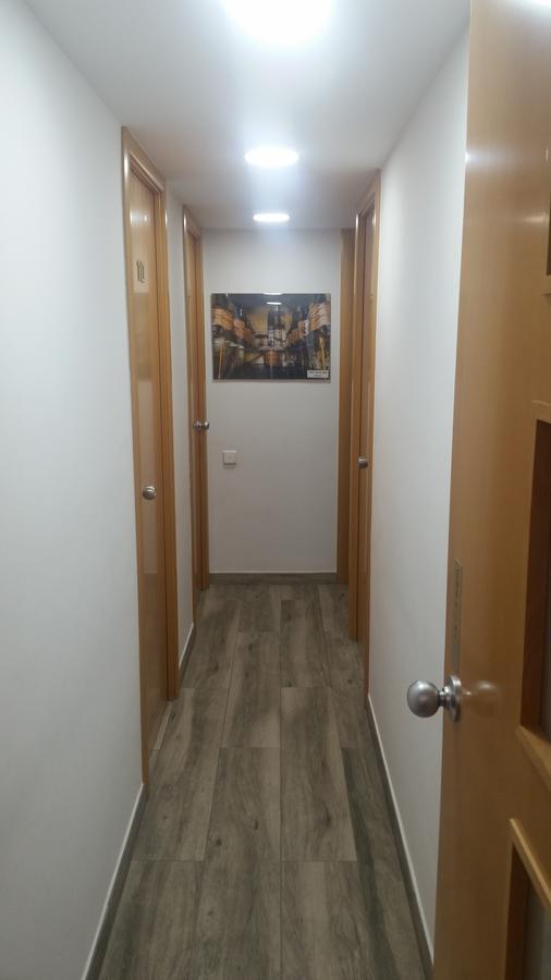 Hostal Badalona Luaran gambar