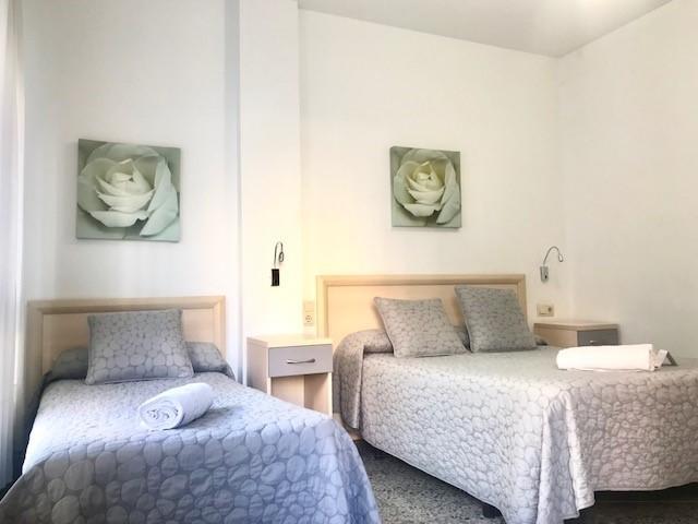 Hostal Badalona Luaran gambar