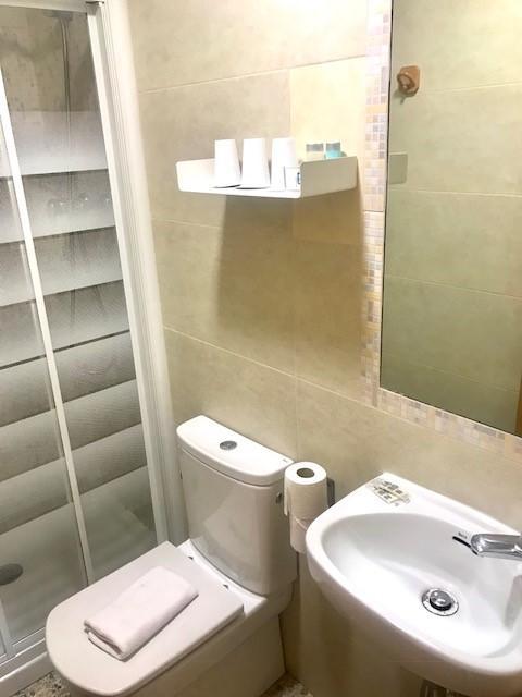 Hostal Badalona Luaran gambar