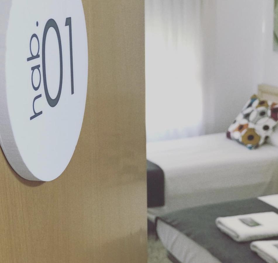 Hostal Badalona Luaran gambar