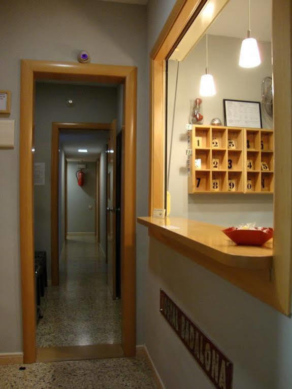 Hostal Badalona Luaran gambar